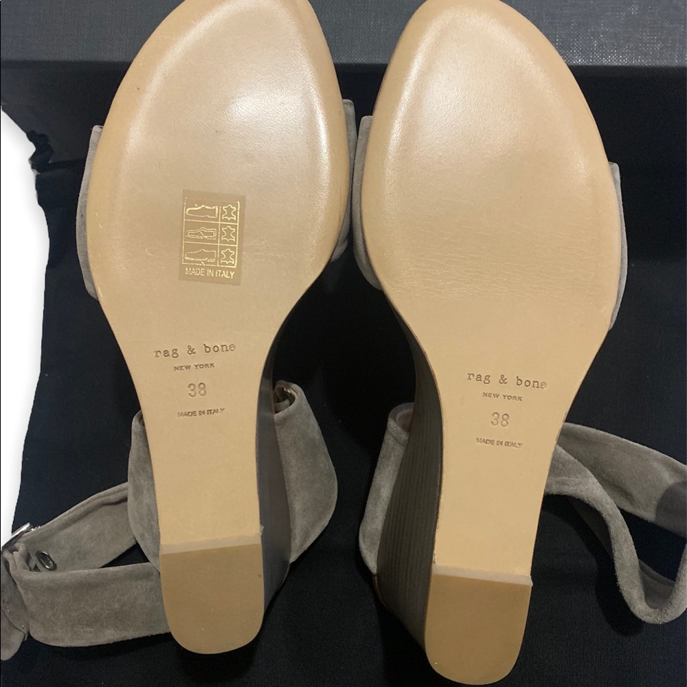 ✨NIB Rag & Bone Damien Wedge in Warm Grey Suede - Size 8 (38) - Picture 6 of 10